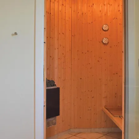 Front In With Sauna * Hemmet